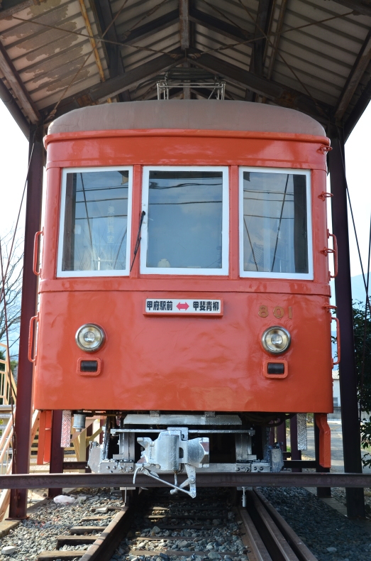 山梨交通7形(江ノ電デハ800形)の保存車 : 饂飩と蕎麦