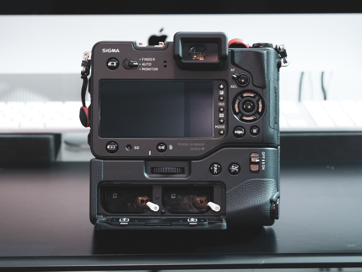 sdQuattroのバッテリーグリップ : 穏やか ではない日々