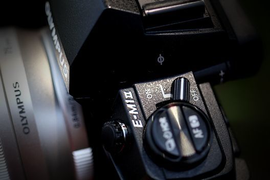 ミラーレス・クラッシックス（23)OLYMPUS OM-D E-M1 MarkⅡ : 【匠の