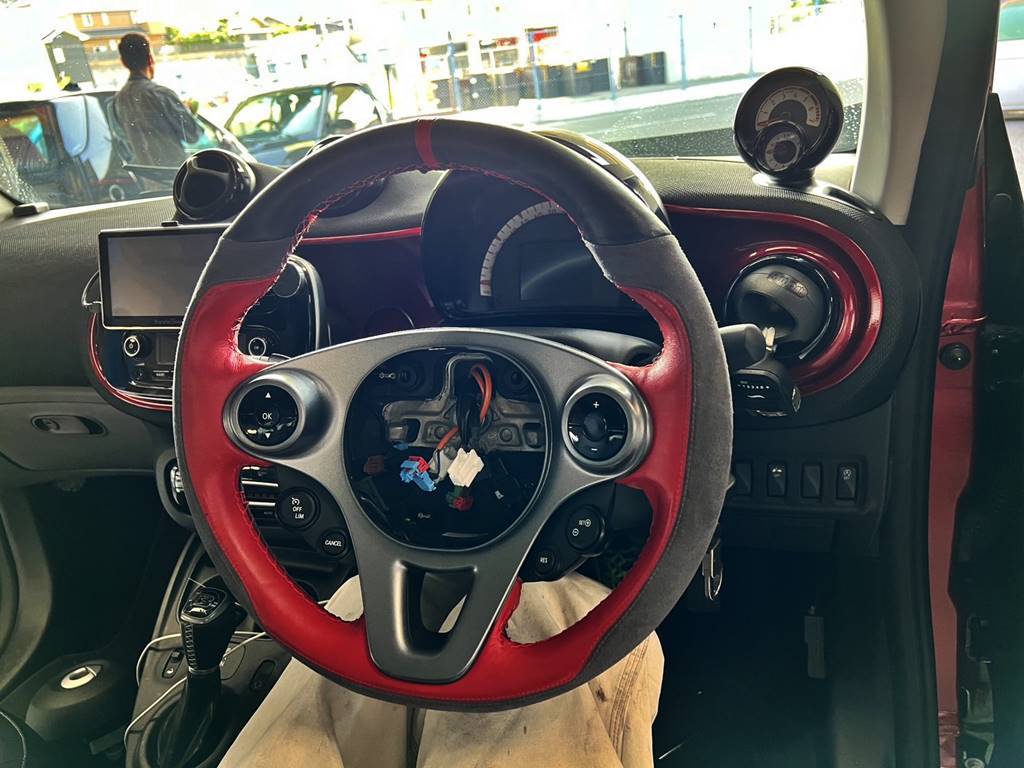 スマート453フォーツーカブリオ BRABUS用 パドル付 ステアリング交換