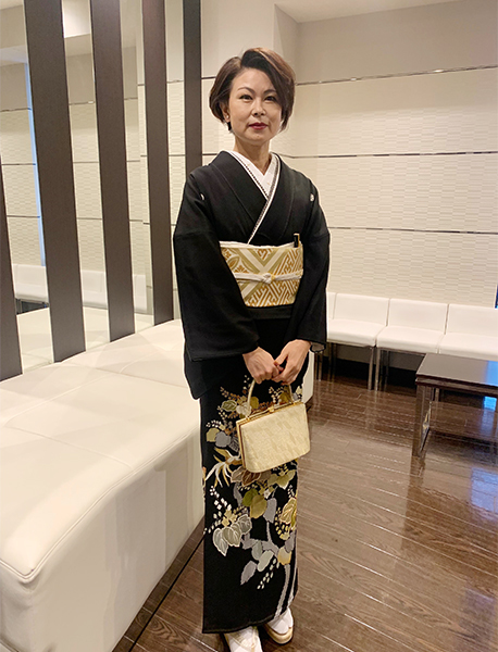 凛と華やかな装い・千總さんの黒留袖をお召し頂きました : それいゆの