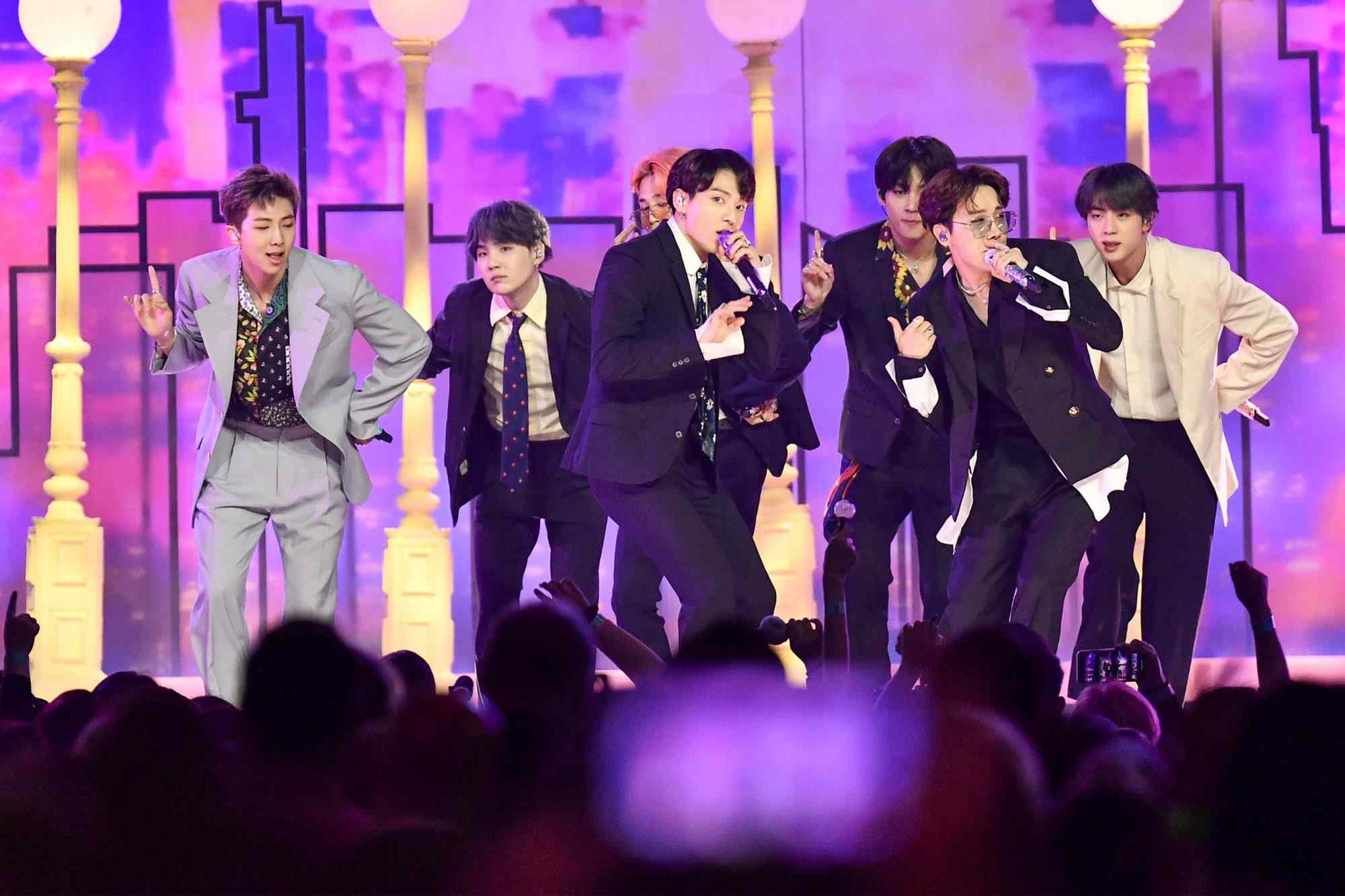 Billboard Music Awards 2019: BTS, Halsey Perform 'Boy with Luv'