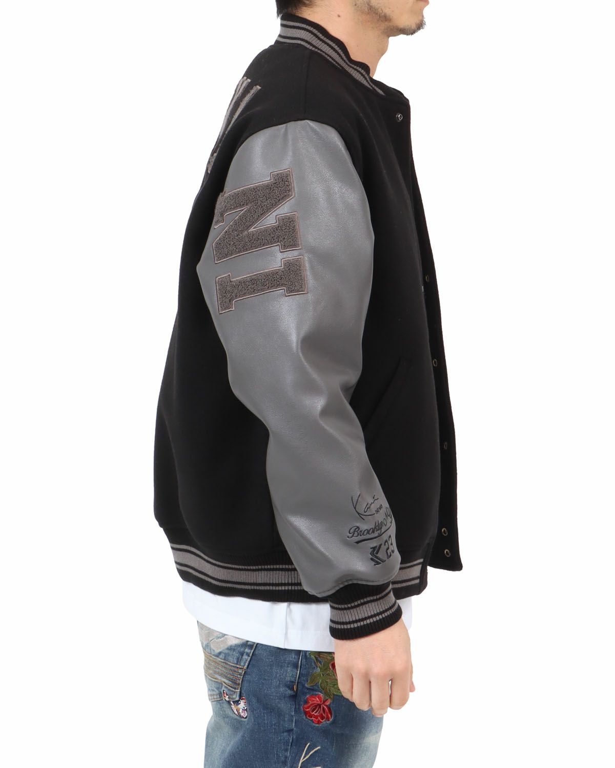 Karl Kani] ロゴ サガラ スタジャン | PEET ONLINE STORE