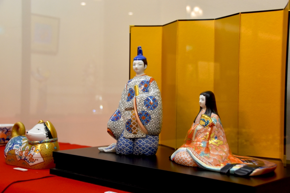 雛人形 伊万里焼（鍋島焼）伝統雛人形 陶器製 雛人形 伊万里焼（鍋島焼