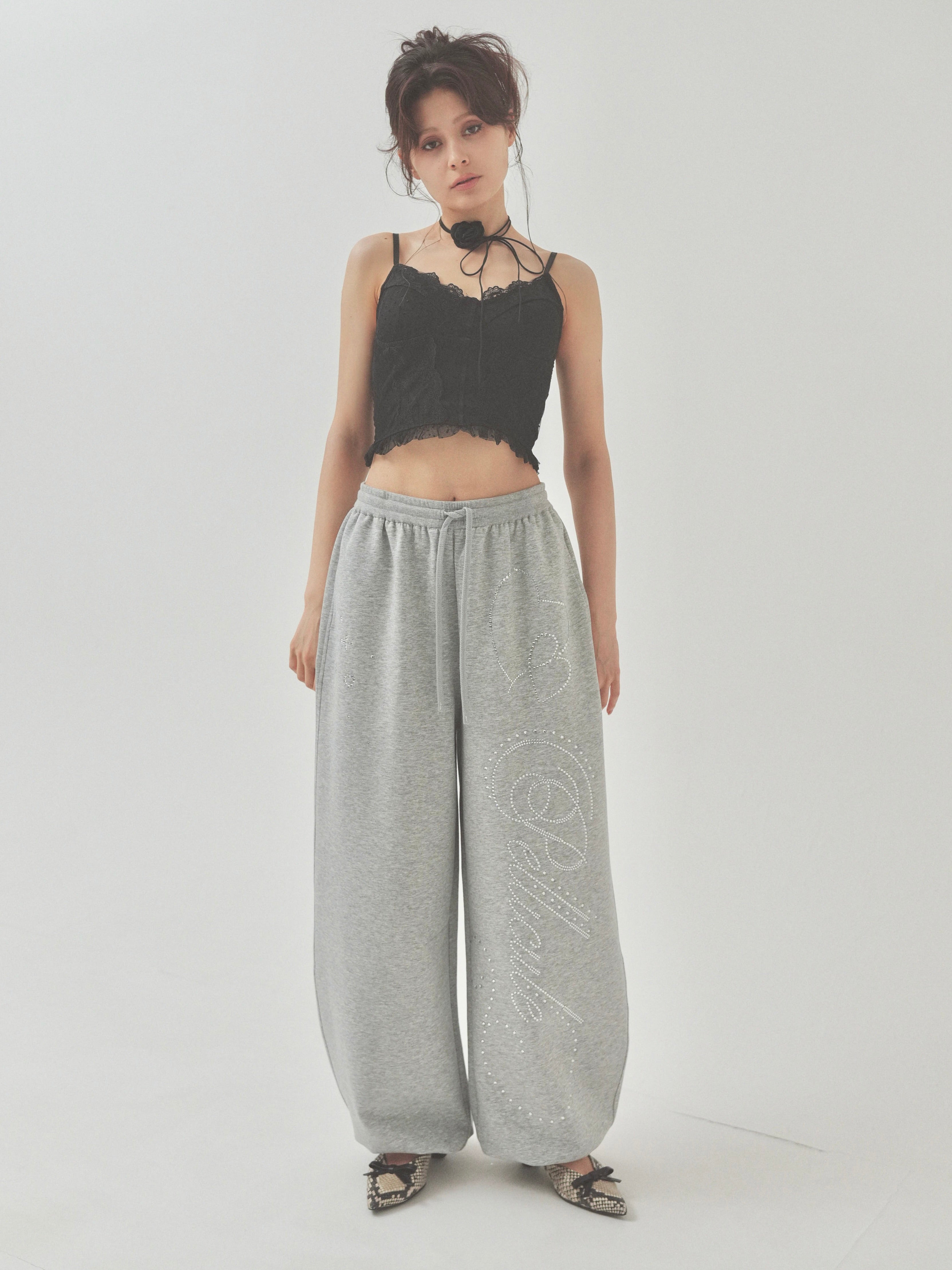 stone-deco sweat pants｜PELLICULE | ぺリキュール