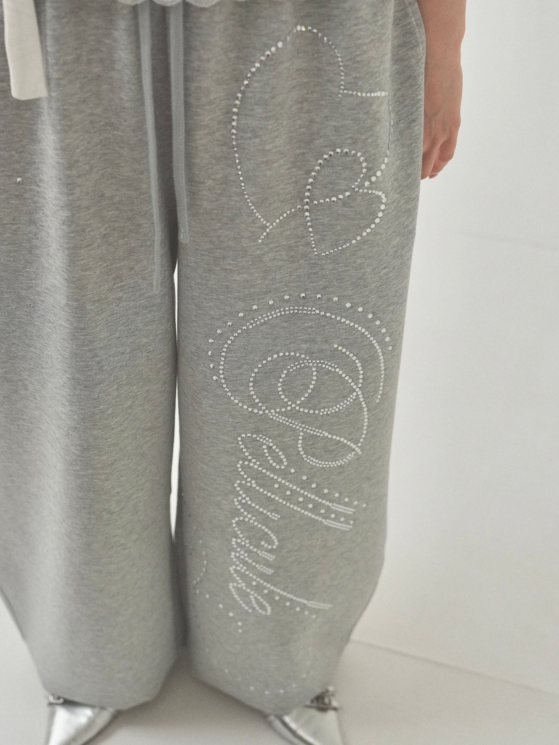 stone-deco sweat pants｜PELLICULE | ぺリキュール