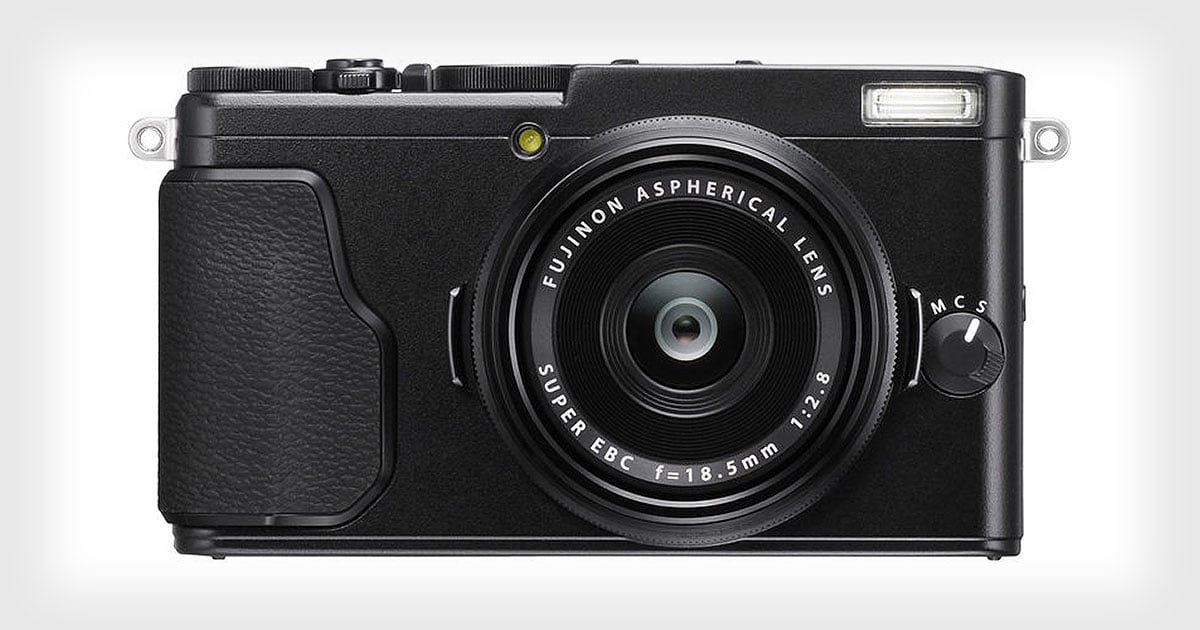 The Fujifilm X70 Boasts the First Touchscreen in an X-Series