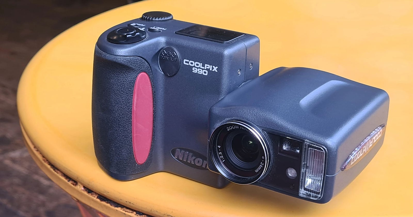 Nikon Coolpix 990 Retro Review: 25 Years Later, This Split-Body