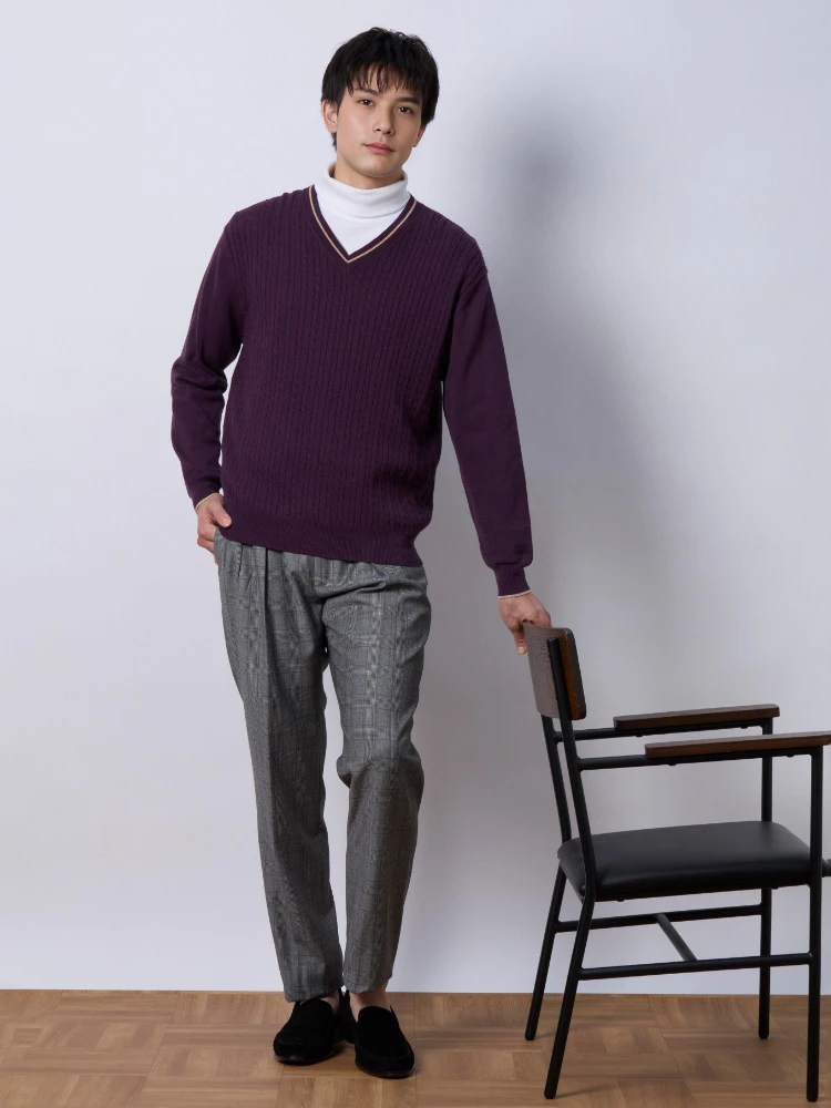 オフホワイト ケーブル編み Vネックプルオーバーニット ホワイト