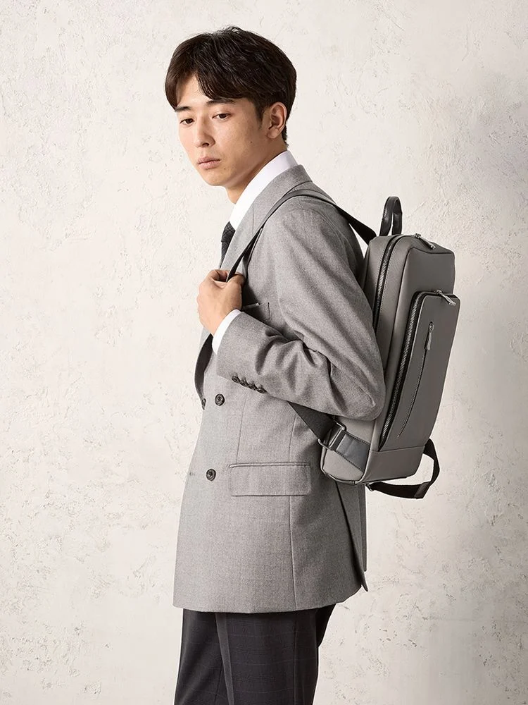 M．グレー サフィアーノ調リュックサック ブラック/ミディアムグレー