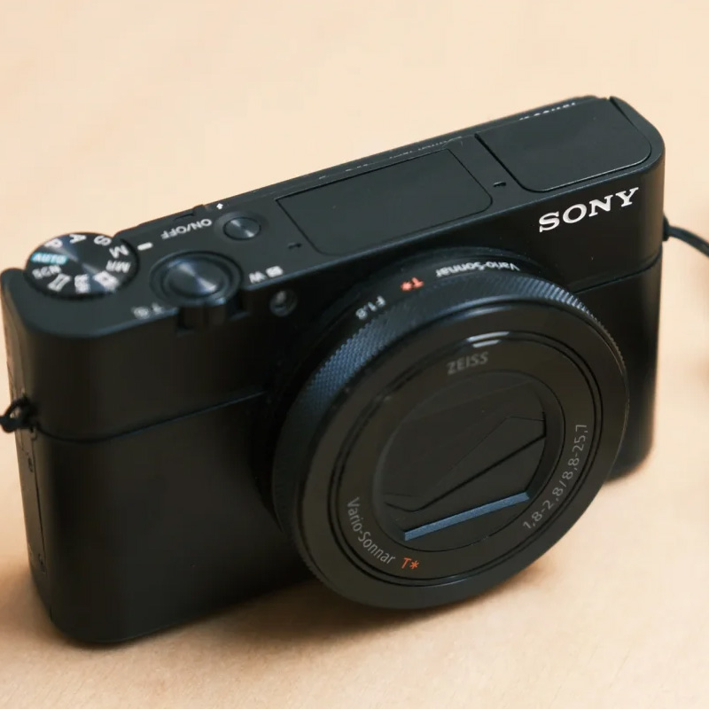 Sony Cyber-shot DSC-RX100M4 RX100 IV 20.1MP 2.9 Optical Zoom
