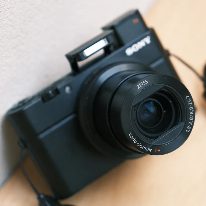 Sony Cyber-shot DSC-RX100M4 RX100 IV 20.1MP 2.9 Optical Zoom