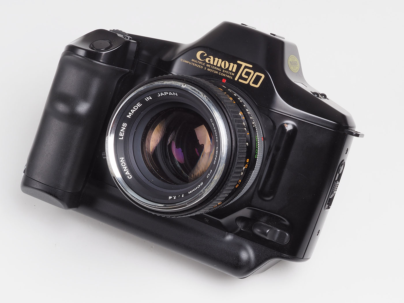 赤城耕一：第49回 デザインはルイジ・コラーニ。多機能、高性能な一眼