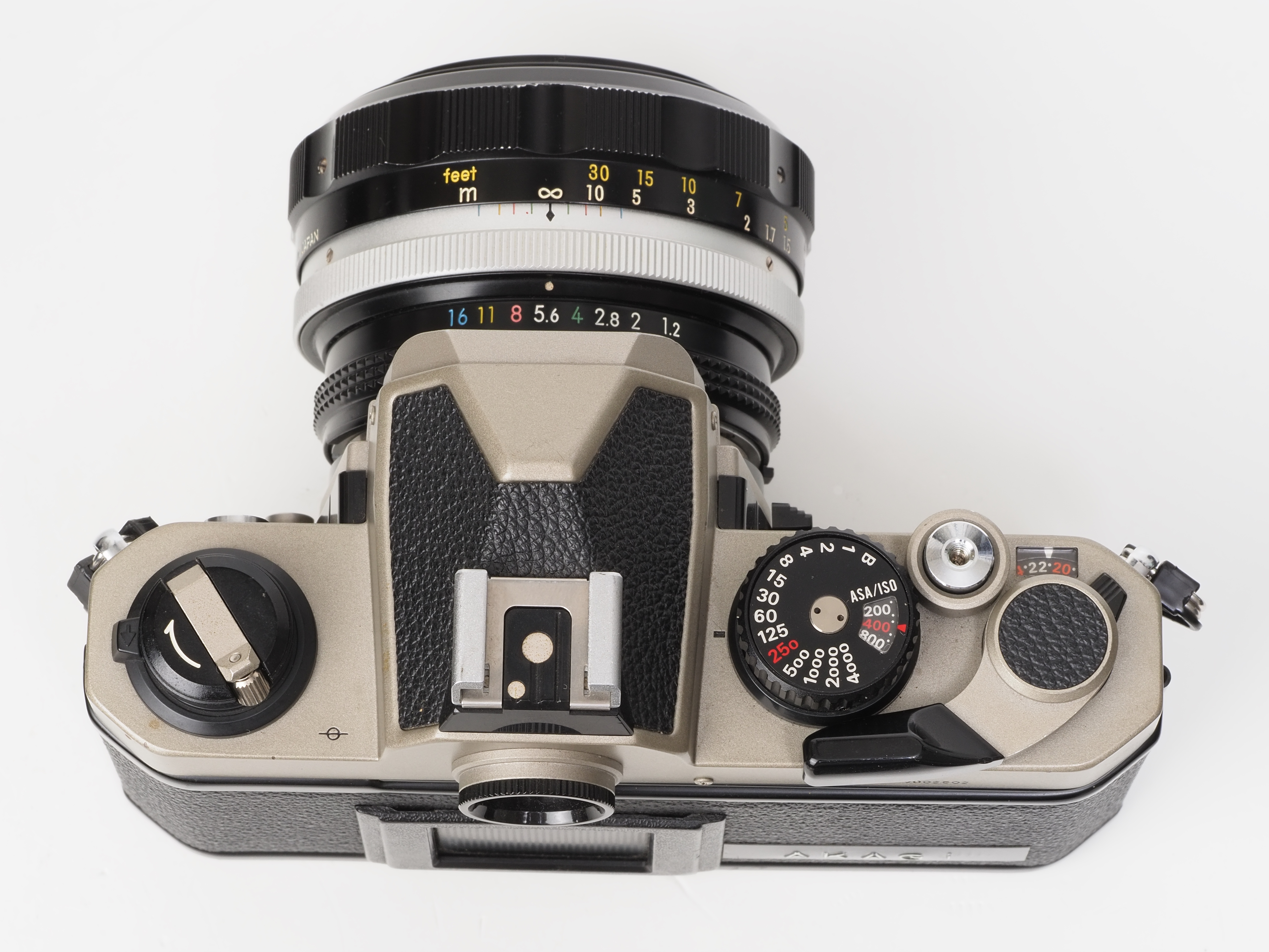 赤城耕一：第38回 これが「チタン沼」の入り口か!? 「ニコンNew FM2/T