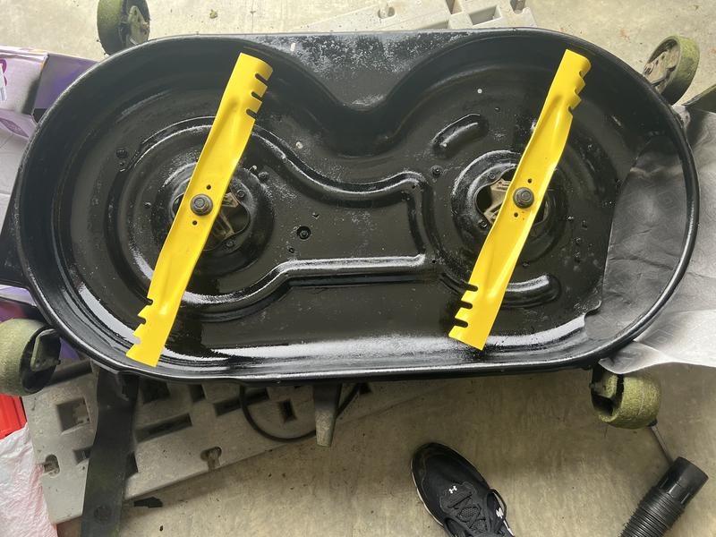 Xtreme® 2-in-1 Blade for 42-inch Cutting Decks - 942-04308-X | Cub