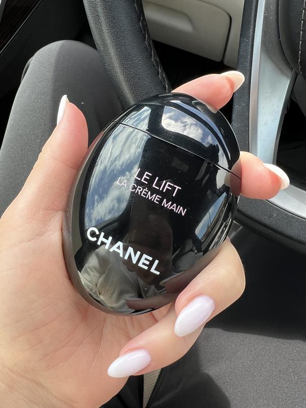 CHANEL LE LIFT LA CRÈME MAIN Smooths - Evens - Replenishes