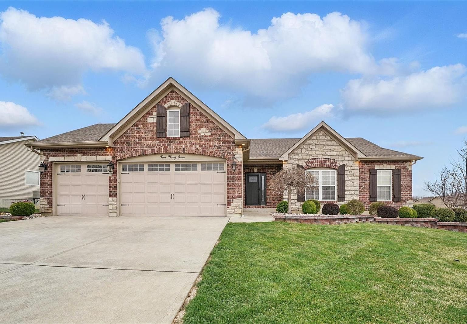 437 San Antonio Dr, Moscow Mills, MO 63362 | Zillow