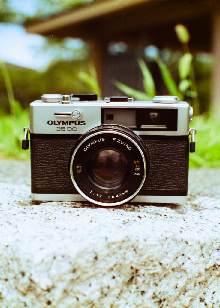 フィルムカメラレビュー】小さくても写りは本格派！デラックスで