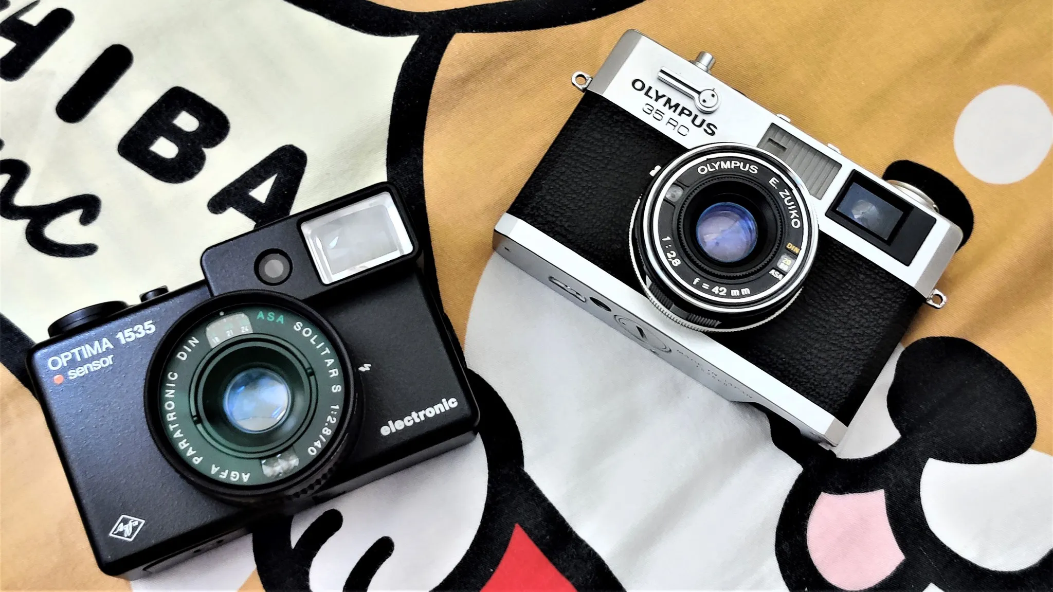 Olympus 35RC | Gears | Photo by Tommy Ku