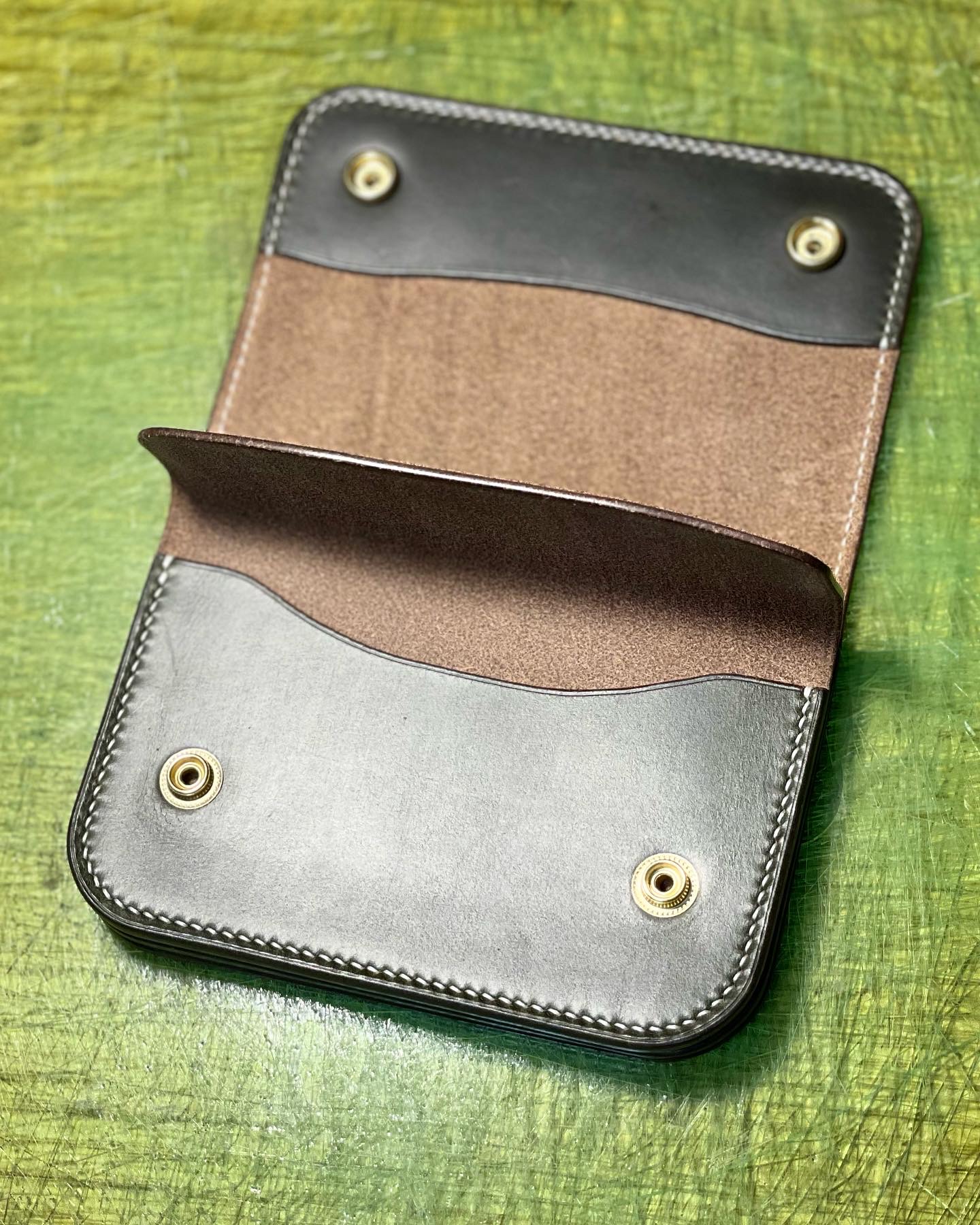 A4サイズ】クロムエクセル(HORWEEN社) | ヌメ革と真鍮金具とレザー