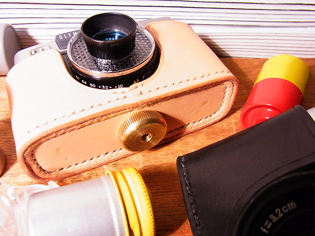 オリンパスペンシリーズカメラケース&ストラップ OLYMPUS（PEN・S・EE