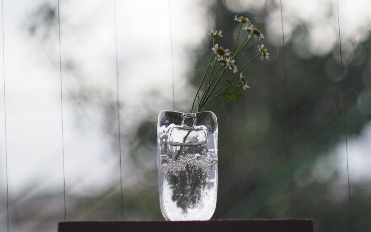 ガラスのフラワーベース – PINT_MN