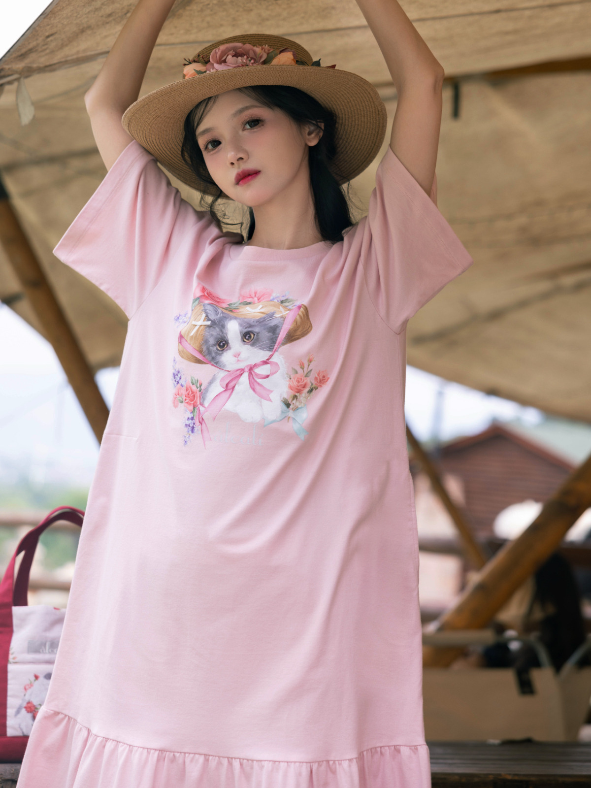 alcali×猫梓子 (ネココ)】コラボミウTワンピース｜ピンクハウス