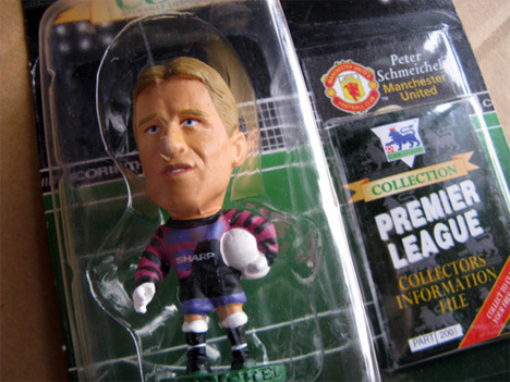 コリンシアン ピーター・シュマイケル フィギュア ＜ OKAフットボール