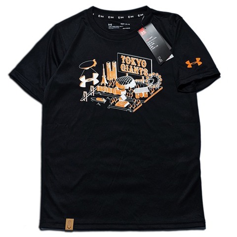 東京ドームシティ” （黒） シャツ アンダーアーマー ＜ OKAフットボール