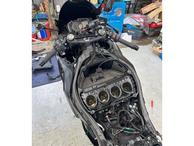 ニンジャ ZX6R 点火プラグ交換 エンジンオイル交換 オイル