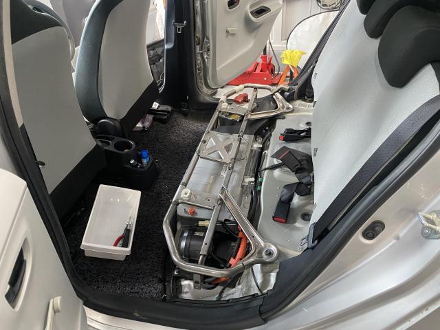 トヨタ アクア ハイブリッドバッテリー 修理 交換 ハイブリッド