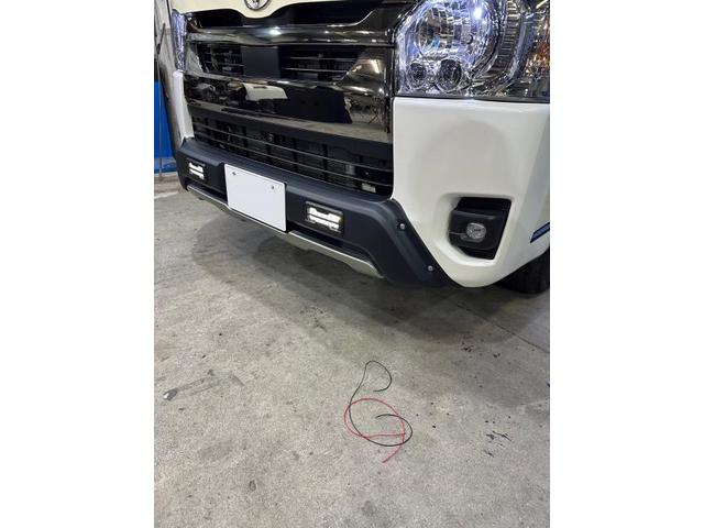 トヨタ ハイエース 200系 7型 新車 純正LEDヘッドライト ダーク