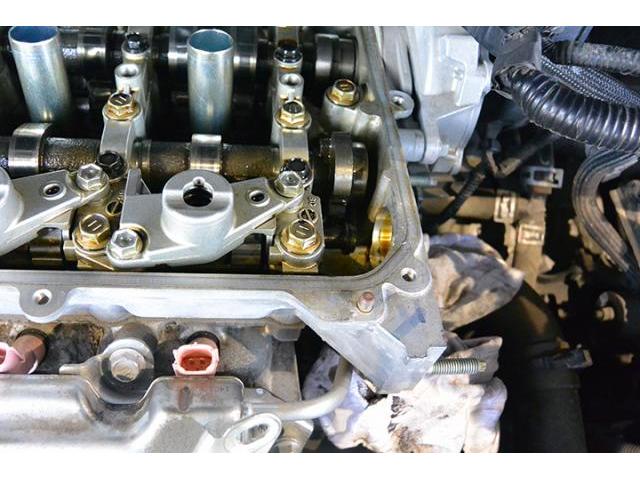 トヨタ ヴォクシー エンジン不調修理 バルブリフトコントローラー交換