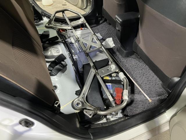 トヨタ アクア NHP10 ハイブリッドバッテリー交換を致しました
