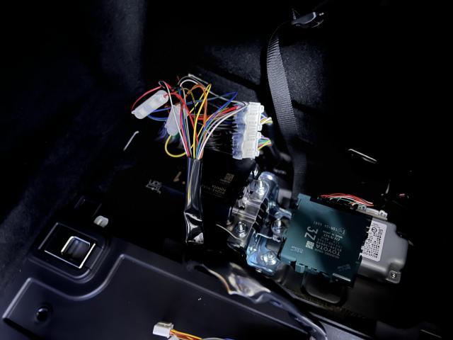 レクサスLS500 エアサスコントローラー取り付け｜グーネットピット