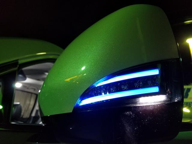 E52 エルグランド ウインカードアミラー（ウェルカムランプ付き
