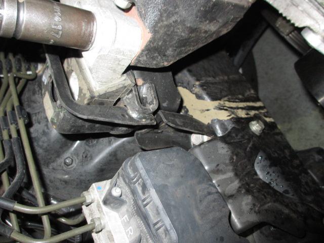 エンジンマウント交換 トヨタ ノア ZRR70 ご新規様 初来店 車検 修理