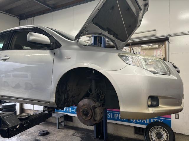 トヨタ カローラアクシオ 予約 フロント及びリヤ・ブレーキ分解 V