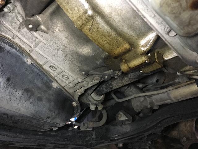 トヨタ アルファード オイル漏れ 釧路 ｜グーネットピット