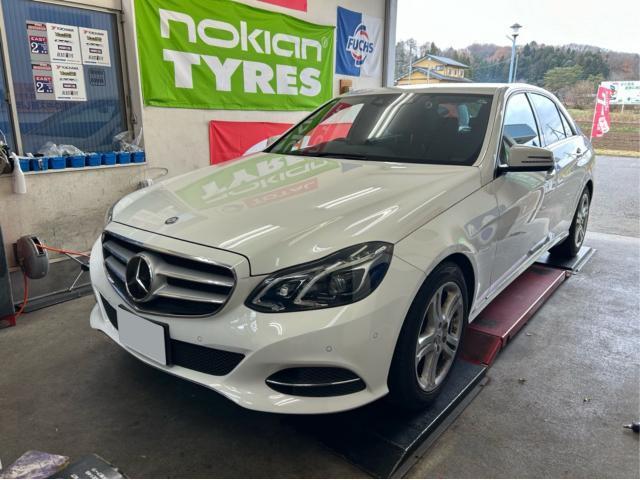 メルセデスベンツ Eクラス E300 W212 エンジンオイル交換 サービス