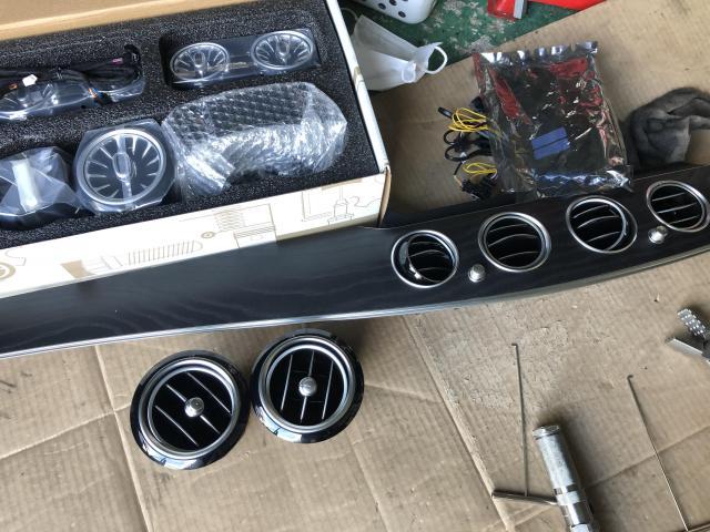 メルセデスベンツE200(W213)アンビエントライト取り付けエアコン