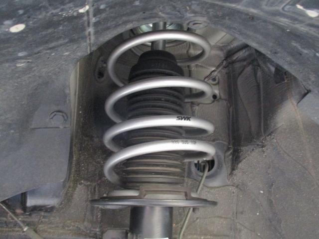 スズキ スイフトスポーツ ZC33S SWK ローダウサス交換 サスペンション