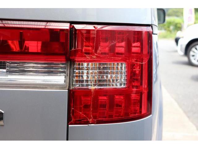 三菱 デリカD:5 CV5W テールランプ交換 右テールランプ 中古 交換