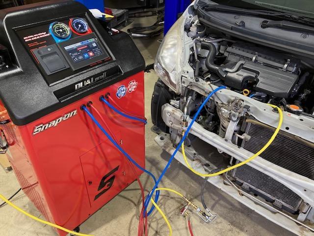 LA100S ムーヴ エアコン効かない エアコン修理 コンプレッサー