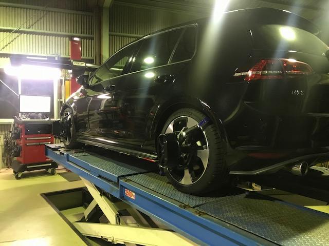 フォルクスワーゲン ゴルフⅦ ダウンサス取付け ブッシュ1G締め