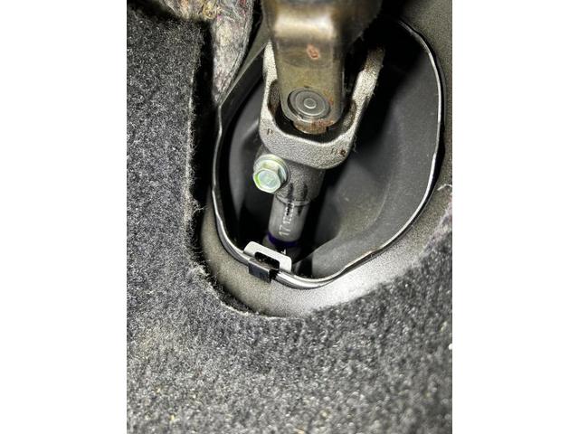 トヨタ プリウス 走行中異音 ハンドルコトコト音 インターミディエイト