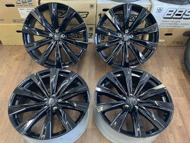 人気のトヨタ クラウンスポーツ純正21インチ入荷！｜グーネットピット