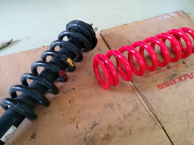 トヨタ 150系ランドクルーザープラド リフトアップコイル取り付け