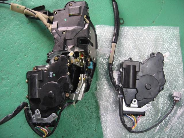 トヨタ セルシオ UCF31 ドアロックアクチュエーター交換｜グー