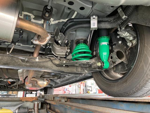 ニッサン セレナe-power HFC27 TEIN車高調の取り付け 車高調整